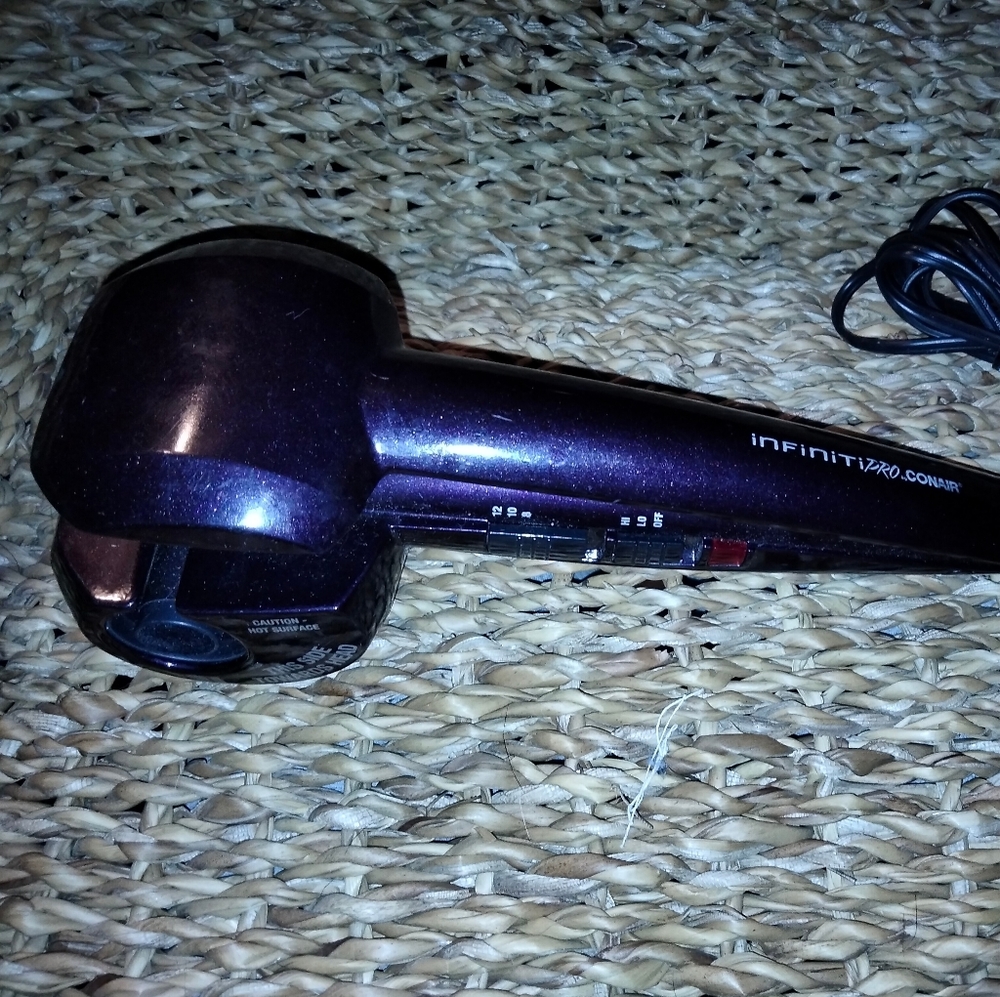 Infiniti pro by Conair curling wand